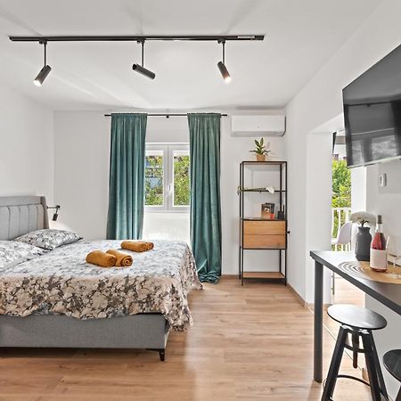 Kala Premium Studio Lägenhet Poreč Exteriör bild